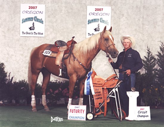 Sandy in the championship photo at Central Point, Oregon in 2007